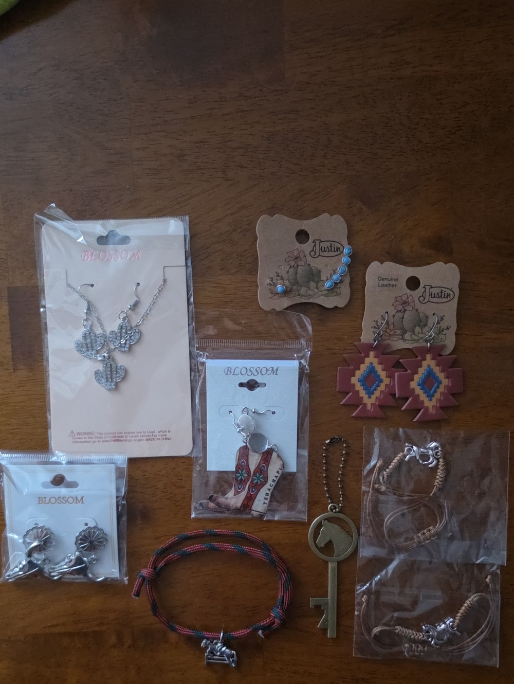 New Western Jewelry/Accessories Set. Comes With All In Picture